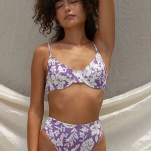 Stone Fox Swim Conch Top in Kauai L